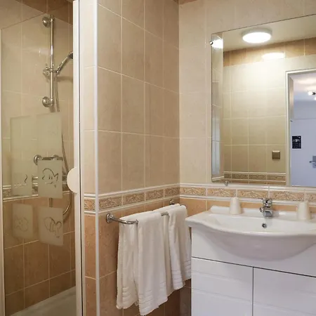 991 Hotel 3*